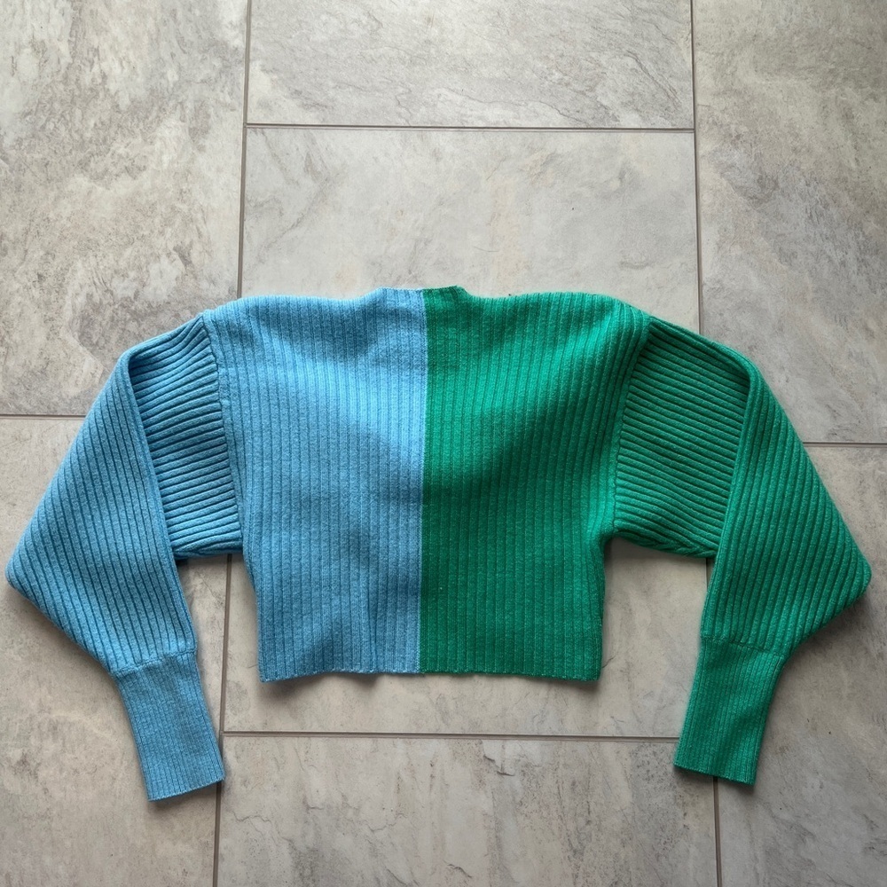 AMUR Cruz Twist Sweater - Picture 4 of 4